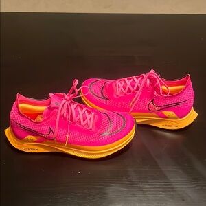 Nike ZoomX Streakfly Hyper Pink/Black-Lazer Orange color